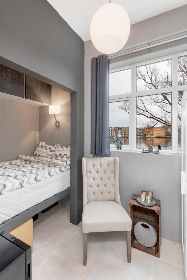 Stylish Apartment With Beautiful Views Of The River, Beach Nearby Kristiansand Eksteriør billede