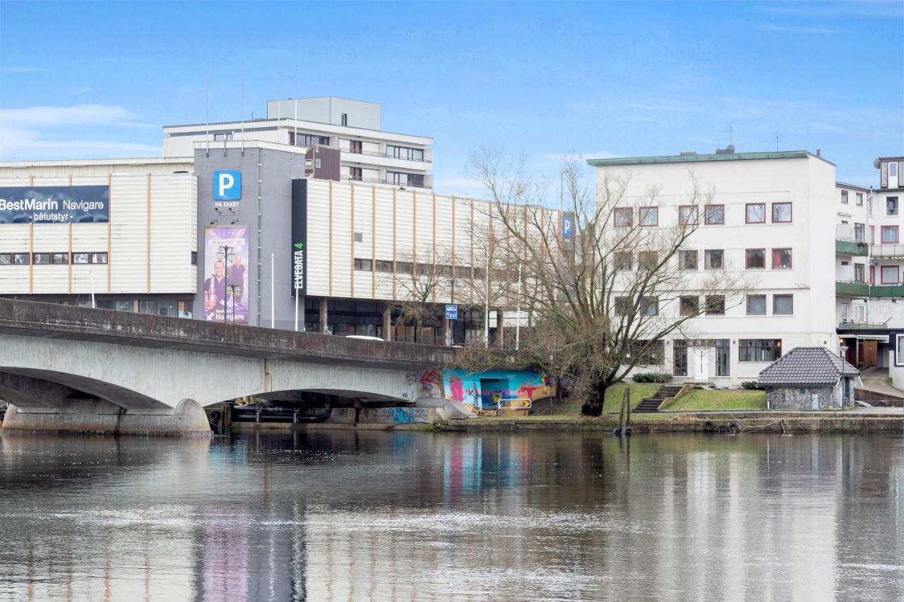 Stylish Apartment With Beautiful Views Of The River, Beach Nearby Kristiansand Eksteriør billede
