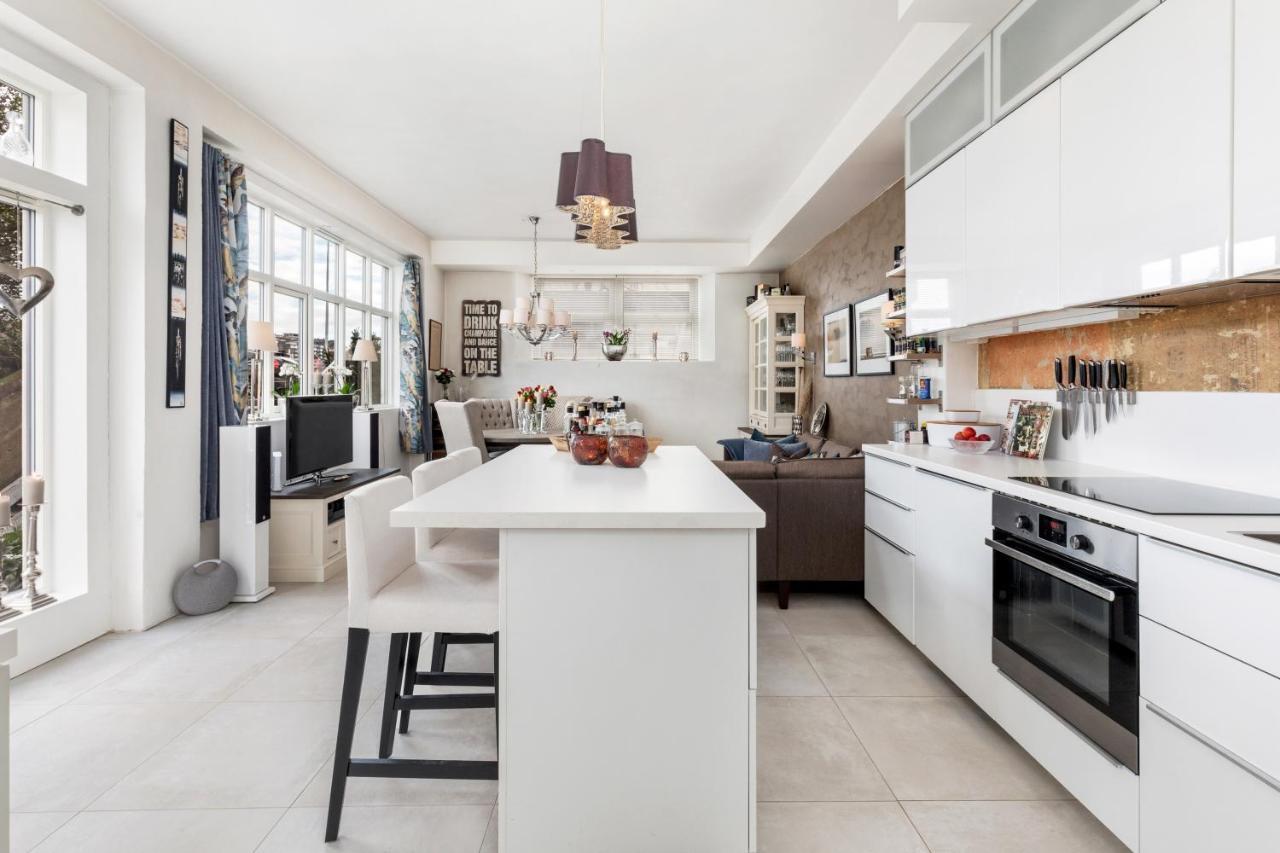 Stylish Apartment With Beautiful Views Of The River, Beach Nearby Kristiansand Eksteriør billede